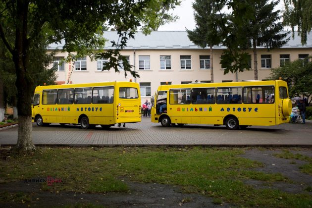 На Львівщині діток з особливими потребами возитимуть спеціалізовані шкільні автобуси (фото, відео)