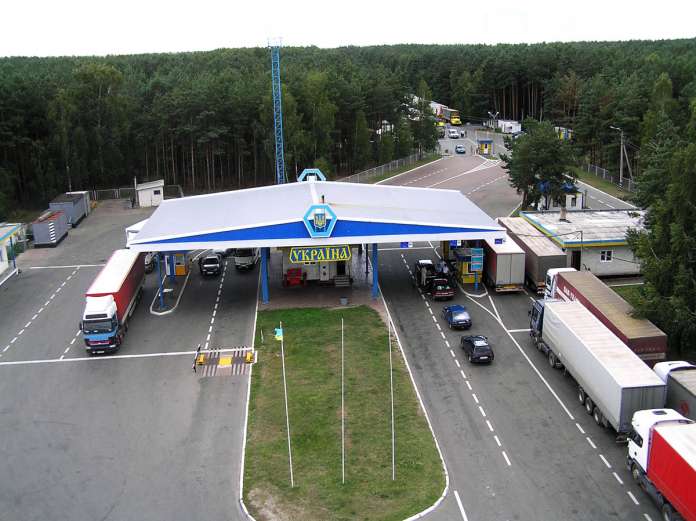 Рада затвердила зниження акцизів у 10-20 разів на вживані авто в першому читанні Рада затвердила зниження акцизів у 10-20 разів на вживані авто в першому читанні