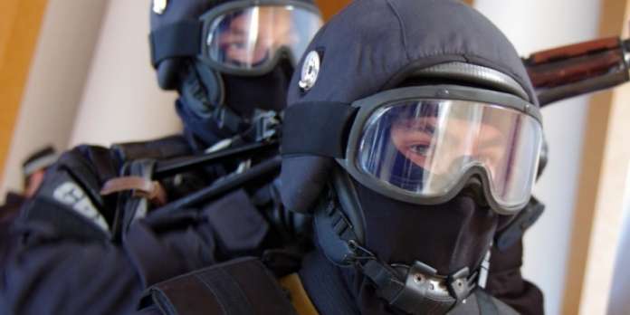 У Львові провели обшуки в офісі компанії «Онур» У Львові провели обшуки в офісі компанії «Онур»