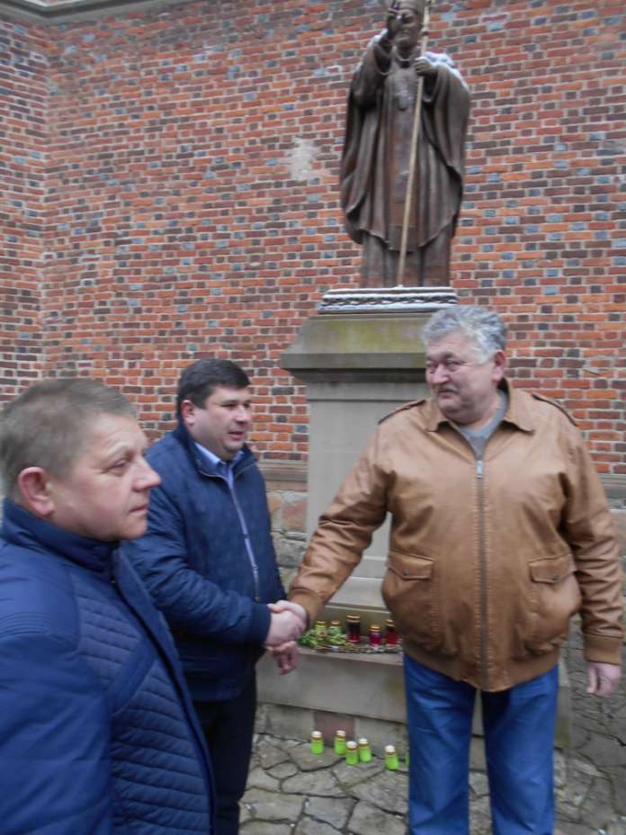 У Дрогобичі відновили пам’ятник Іванові Павлу ІІ У Дрогобичі відновили пам’ятник Іванові Павлу ІІ