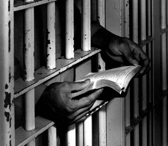 Відомі письменники проведуть у колоніях Львівщини «Читання за ґратами» Відомі письменники проведуть у колоніях Львівщини «Читання за ґратами»