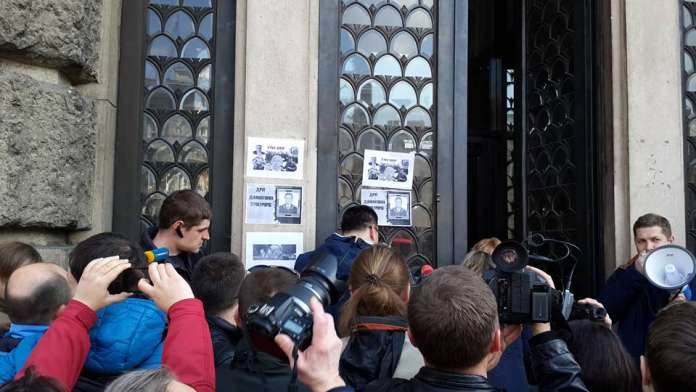 У Городку згоріло три автомобілі У Городку згоріло три автомобілі