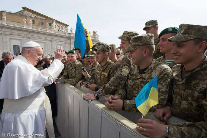 Папа Римський Франциск поблагословив українських військових Папа Римський Франциск поблагословив українських військових