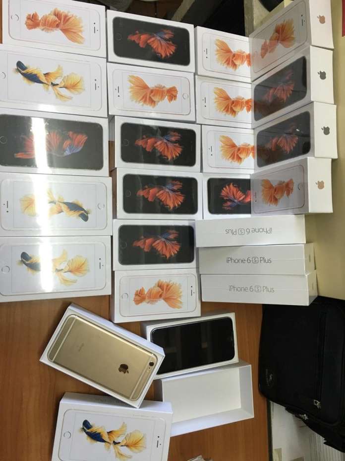 У мешканця Львівщини на митниці, вилучили партію IPhone 6S вартістю майже півмільйона гривень У мешканця Львівщини на митниці, вилучили партію IPhone 6S вартістю майже півмільйона гривень