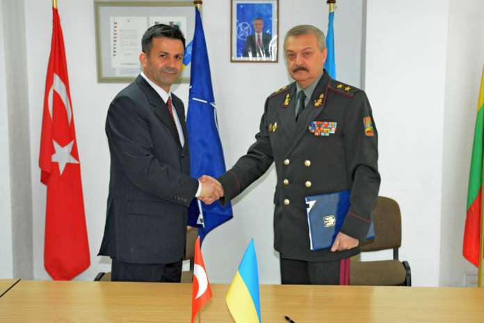 Україна та Туреччина глибше співпрацюватимуть у військовій сфері Україна та Туреччина глибше співпрацюватимуть у військовій сфері