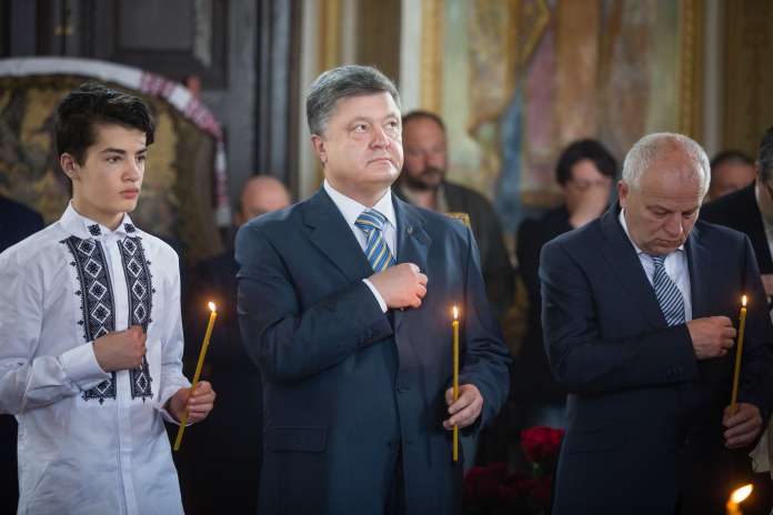 У панахиді перепоховання Тараса Шевченка взяв участь Порошенко У панахиді перепоховання Тараса Шевченка взяв участь Порошенко