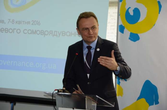 Садовий виправдовується, чому не запросив Ганущина на форум місцевого самоврядування Садовий виправдовується, чому не запросив Ганущина на форум місцевого самоврядування