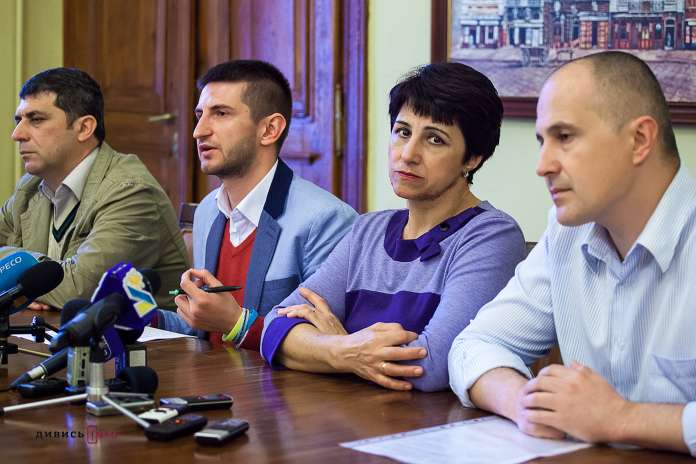 Сільрада на Львівщині виділила землю для переселенців з Криму Сільрада на Львівщині виділила землю для переселенців з Криму