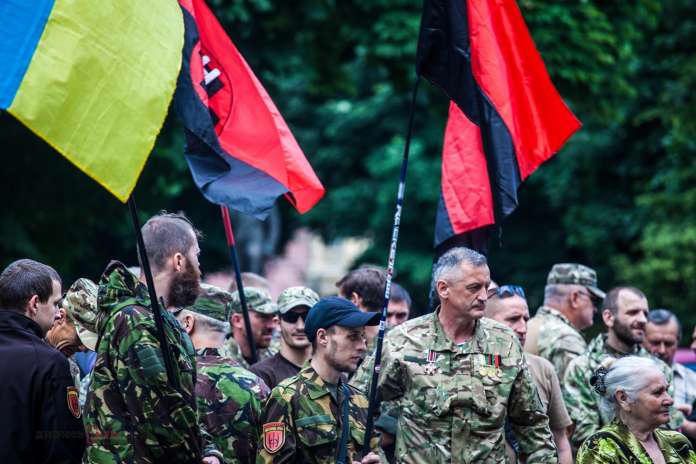 Добровольці вимагали від обласної влади визнання їх учасниками війни Добровольці вимагали від обласної влади визнання їх учасниками війни