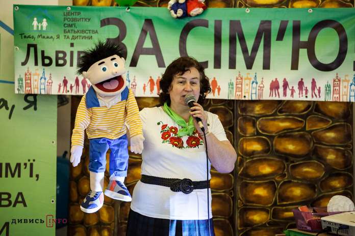 Учнів Львівщини возитимуть 257 шкільних автобусів (відео) Учнів Львівщини возитимуть 257 шкільних автобусів (відео)