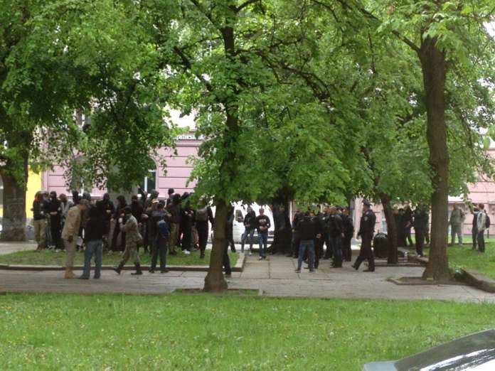 Затриманим під час учорашніх сутичок біля пам’ятника Тудору загрожує до п’яти років обмеження волі Затриманим під час учорашніх сутичок біля пам’ятника Тудору загрожує до п’яти років обмеження волі