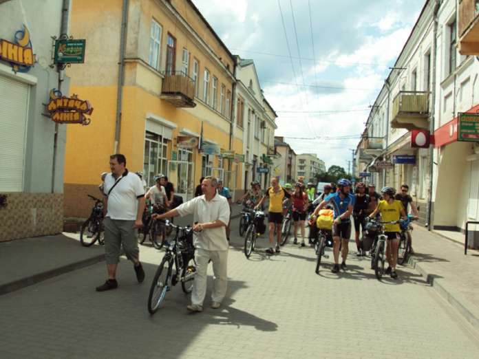 Сьогодні Львівщина зустрічала учасників всеукраїнського велопробігу «Вишиваним шляхом»