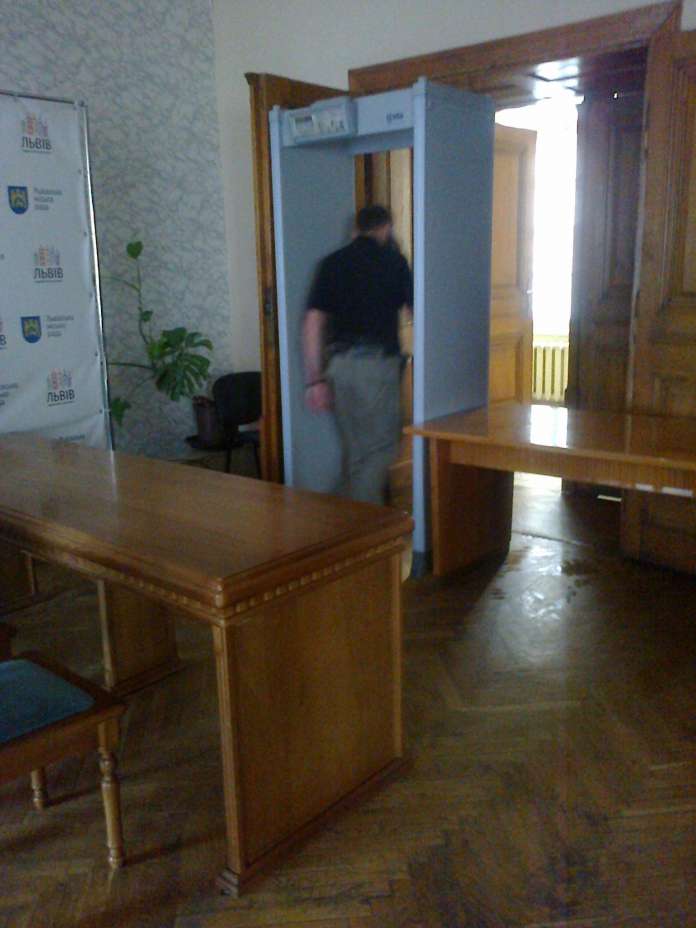 ЛМР хоче купити металодетектор ЛМР хоче купити металодетектор
