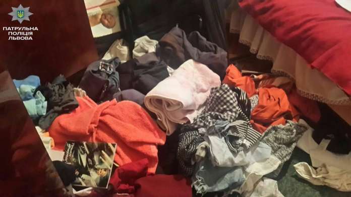 Львівські патрульні затримали квартирного злодія (Фото) Львівські патрульні затримали квартирного злодія (Фото)