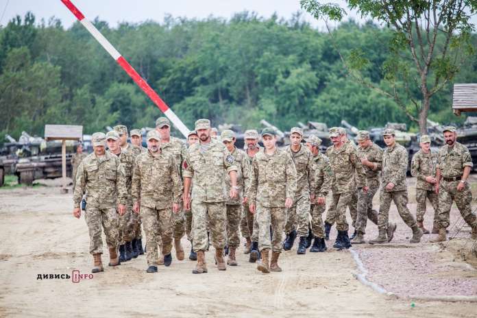 24 «залізна» бригада на Львівщині відзначила 98 річницю заснування (фото) 24 «залізна» бригада на Львівщині відзначила 98 річницю заснування (фото)