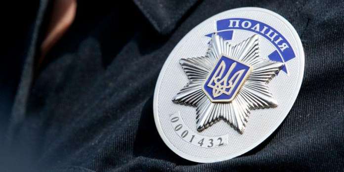 П’яний водій у відділі поліції розмахував своїми причандалами (відео) П’яний водій у відділі поліції розмахував своїми причандалами (відео)