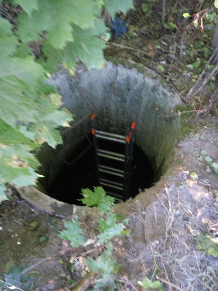 У Львові рятувальники витягнули чоловіка, який впав у колодязь У Львові рятувальники витягнули чоловіка, який впав у колодязь