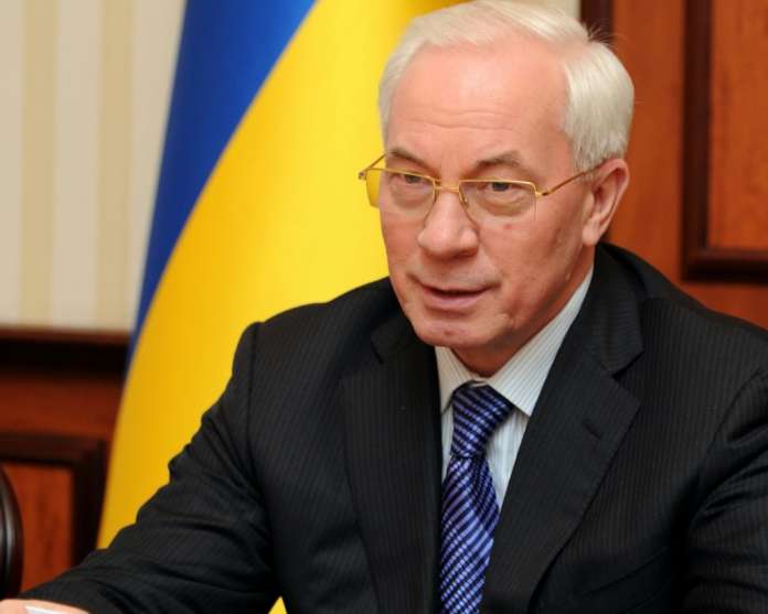 Нинішній нардеп зізнався, що допомагав Азарову втекти з України Нинішній нардеп зізнався, що допомагав Азарову втекти з України