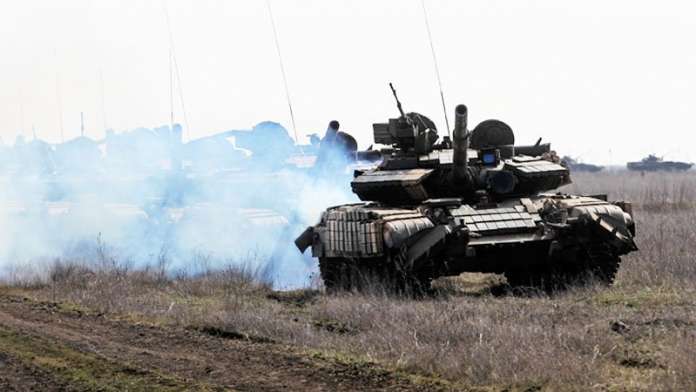 Росія проти України: як виглядають армії двох країн (інфографіка) Росія проти України: як виглядають армії двох країн (інфографіка)