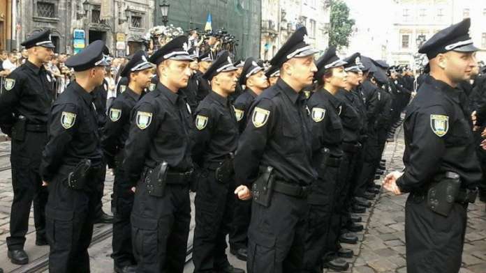 Відомий львів’янин розчулив історією про іноземного туриста та українських поліцейських Відомий львів’янин розчулив історією про іноземного туриста та українських поліцейських