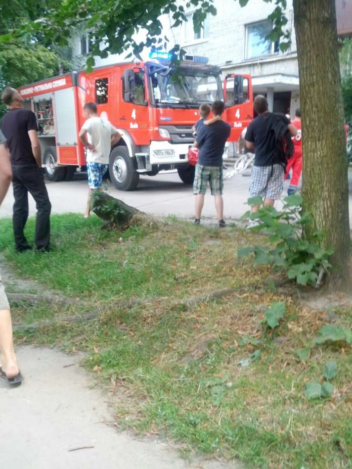 У Львові на вулиці Любінській пожежа (Фото) У Львові на вулиці Любінській пожежа (Фото)