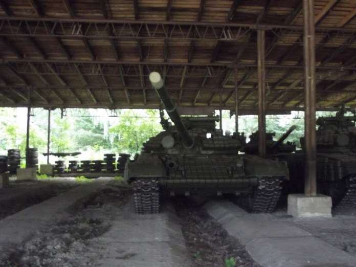 Чому стоїть Львівський бронетанковий, коли в країні війна (фото) Чому стоїть Львівський бронетанковий, коли в країні війна (фото)