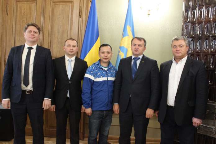 Китайський інвестор хоче, аби туристи з його країни приїздили на Львівщину Китайський інвестор хоче, аби туристи з його країни приїздили на Львівщину