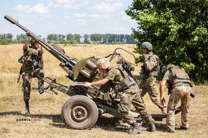 Як львівські прикордонники тренуються, аби захищати країну в зоні АТО (фото) Як львівські прикордонники тренуються, аби захищати країну в зоні АТО (фото)