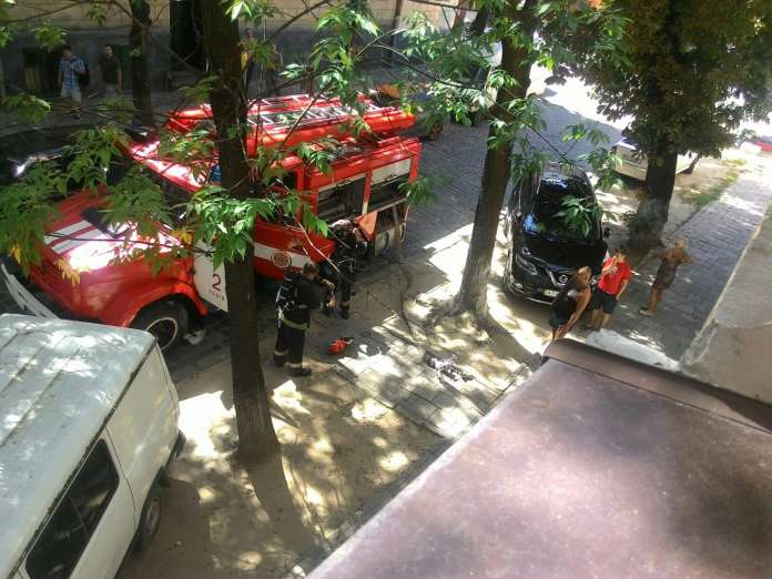 У Львові горів житловий будинок (Фото) У Львові горів житловий будинок (Фото)
