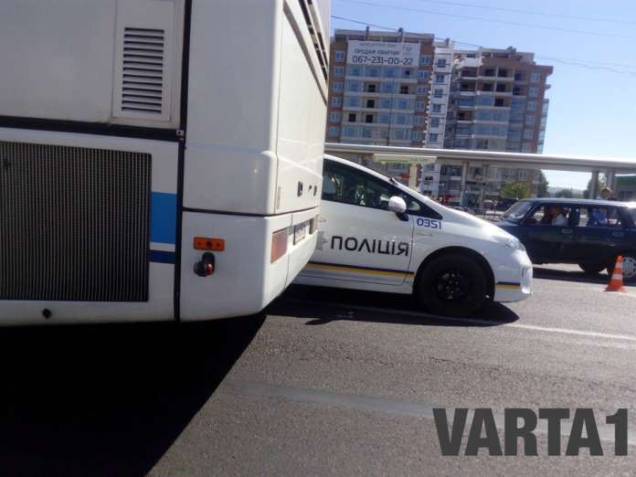 У Львові поліцейське авто потрапило у ДТП (Фото) У Львові поліцейське авто потрапило у ДТП (Фото)