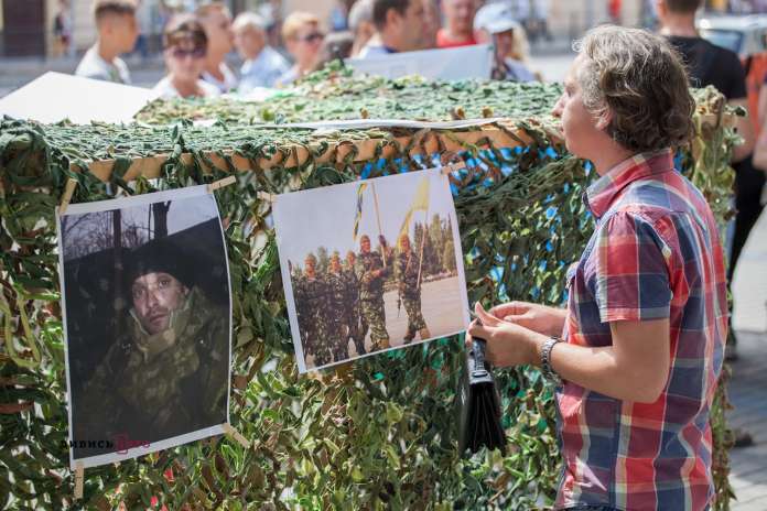 У Львові представили фотовиставку до Дня ВДВ У Львові представили фотовиставку до Дня ВДВ