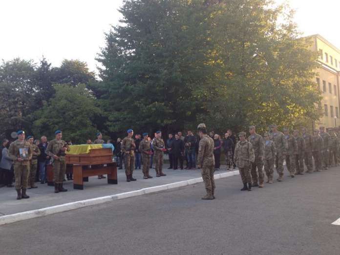 У Львові попрощались з 19-річним кіборгом Миколою Кльобом У Львові попрощались з 19-річним кіборгом Миколою Кльобом