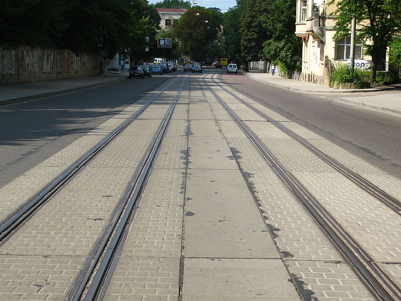 800px-Трамвай_на_Сихів_1