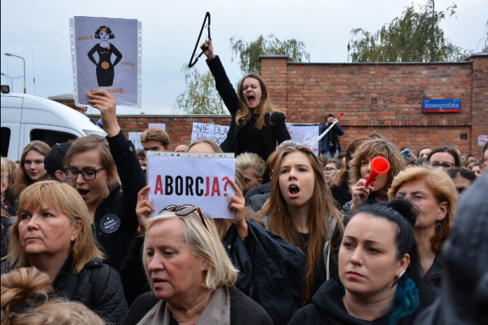 Уряд Польщі відмовився від зміни закону про аборти Уряд Польщі відмовився від зміни закону про аборти