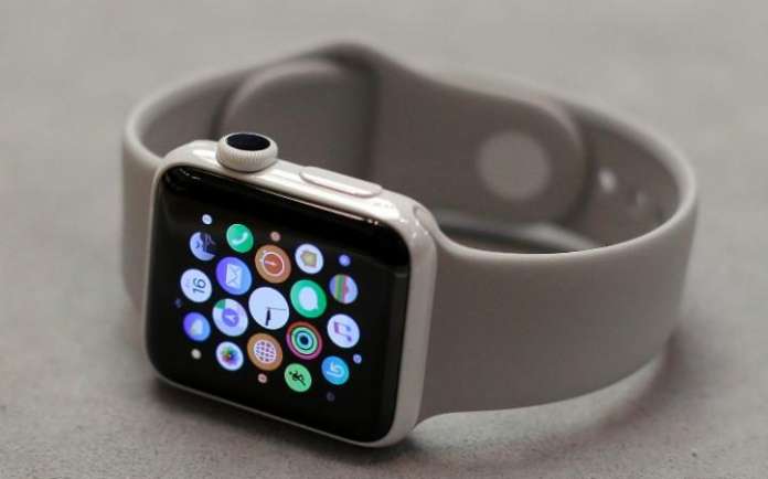 Британським міністрам заборонили приходити на засідання в Apple Watch Британським міністрам заборонили приходити на засідання в Apple Watch