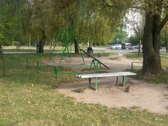 Львів’яни відвоювали право на дитмайданчик у приватного садочка Львів’яни відвоювали право на дитмайданчик у приватного садочка