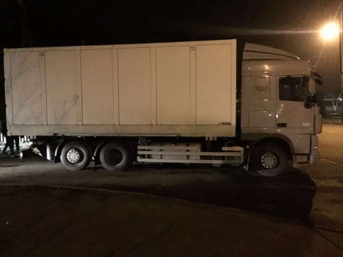 На Волині затримали фуру, яка без документів перевозила 18 тонн спирту На Волині затримали фуру, яка без документів перевозила 18 тонн спирту