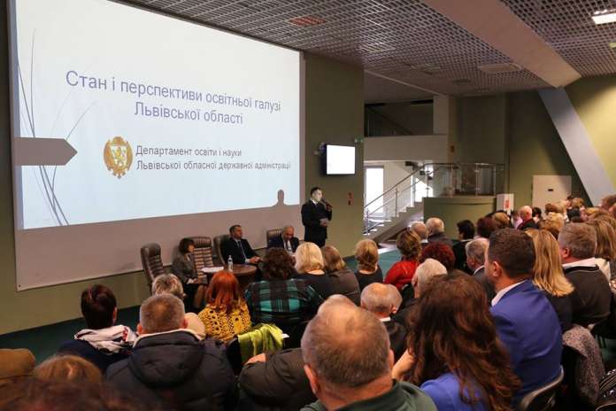 Директорів шкіл Львівщини закликали листуватися з дітьми з Луганщини Директорів шкіл Львівщини закликали листуватися з дітьми з Луганщини