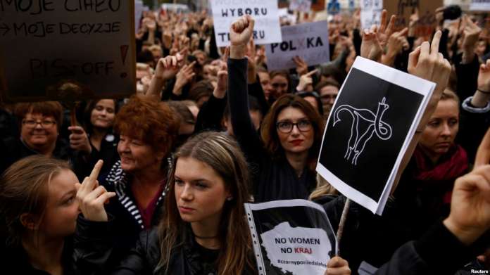 На аборт до Львова, або Як реагувати на польський законопроект про заборону абортів На аборт до Львова, або Як реагувати на польський законопроект про заборону абортів