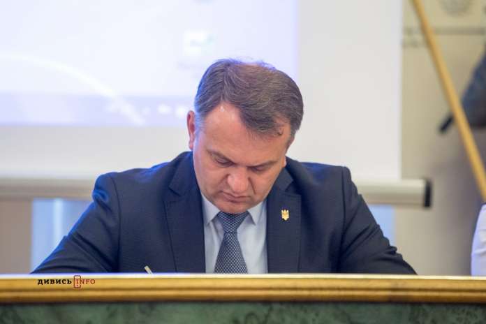 Парасюк запропонував Синютці розігнати облавтодор «під три чорти» Парасюк запропонував Синютці розігнати облавтодор «під три чорти»