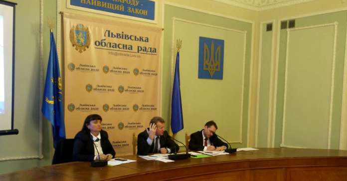 У ЛОР зі скандалом затвердили перспективний план децентралізації для ще двох районів У ЛОР зі скандалом затвердили перспективний план децентралізації для ще двох районів