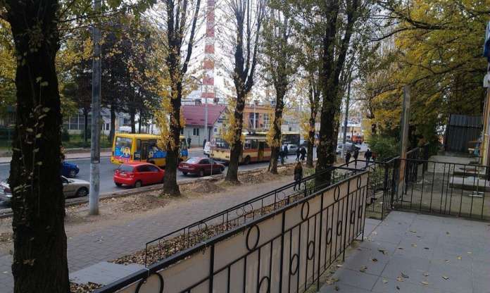 У Львові мешканці вулиці Городоцької перекрили дорогу У Львові мешканці вулиці Городоцької перекрили дорогу