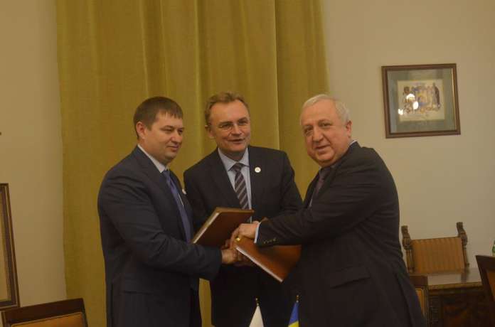 У Львові підписали угоду по е-квитку У Львові підписали угоду по е-квитку