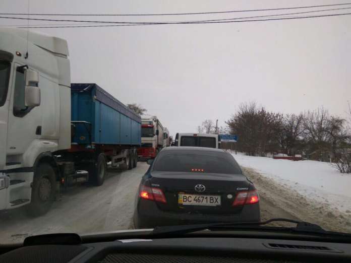 На Галицькому перехресті утруднений рух через фури На Галицькому перехресті утруднений рух через фури