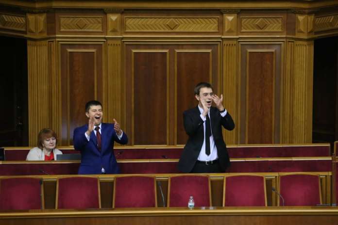 Депутати проголосували за створення державного дорожнього фонду Депутати проголосували за створення державного дорожнього фонду