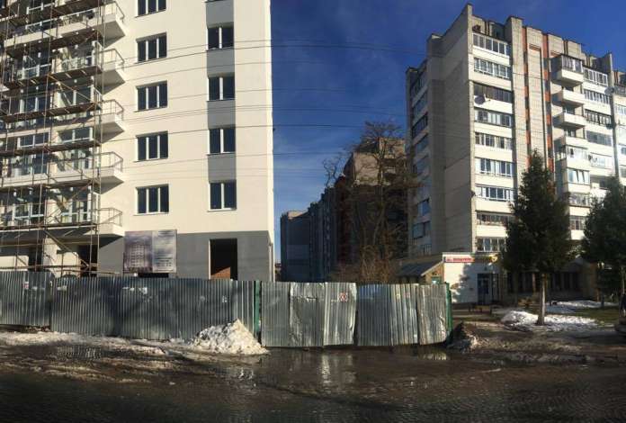 У Львові знову «виросла» багатоповерхівка на самовільно зайнятій землі? У Львові знову «виросла» багатоповерхівка на самовільно зайнятій землі?