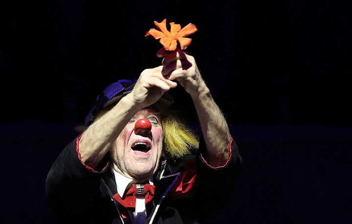 Clown Oleg Popov's May there always be sunshine! circus show in St Petersburg