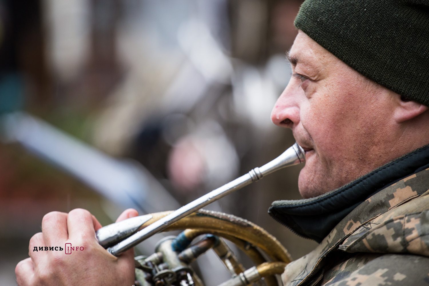 Вчора – артилеристи, сьогодні – музиканти: військовий оркестр популяризує Збройні Сили