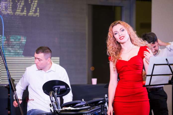Арена Львів, Jazz і бізнес-еліта Західної України (фоторепортаж) Арена Львів, Jazz і бізнес-еліта Західної України (фоторепортаж)
