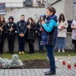 Школярі Львова запалили «Свічу пам'яті», аби вшанувати жертв Голодоморів (фоторепортаж) - 17
